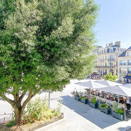 Superbe Appart Lumineux Avec Balcon Plein Centre דירה