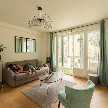 Superbe Appart Lumineux Avec Balcon Plein Centre * קאין