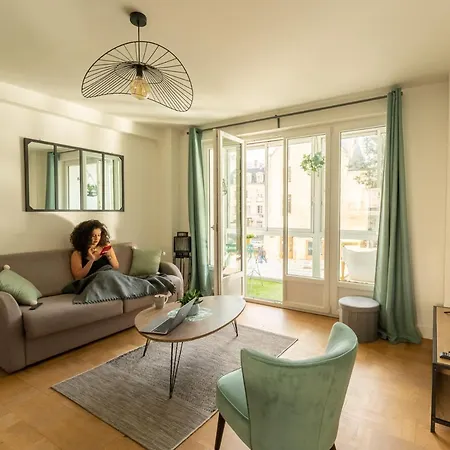Superbe Appart Lumineux Avec Balcon Plein Centre דירה קאין