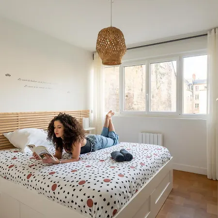 Superbe Appart Lumineux Avec Balcon Plein Centre דירה קאין